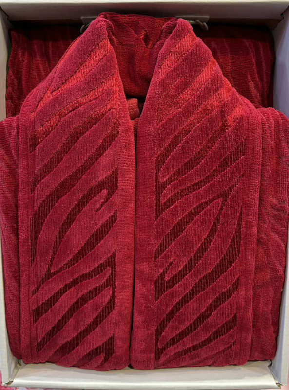 حوله تنپوش طرح زبرا سایز ۱۲۵ زرشکی