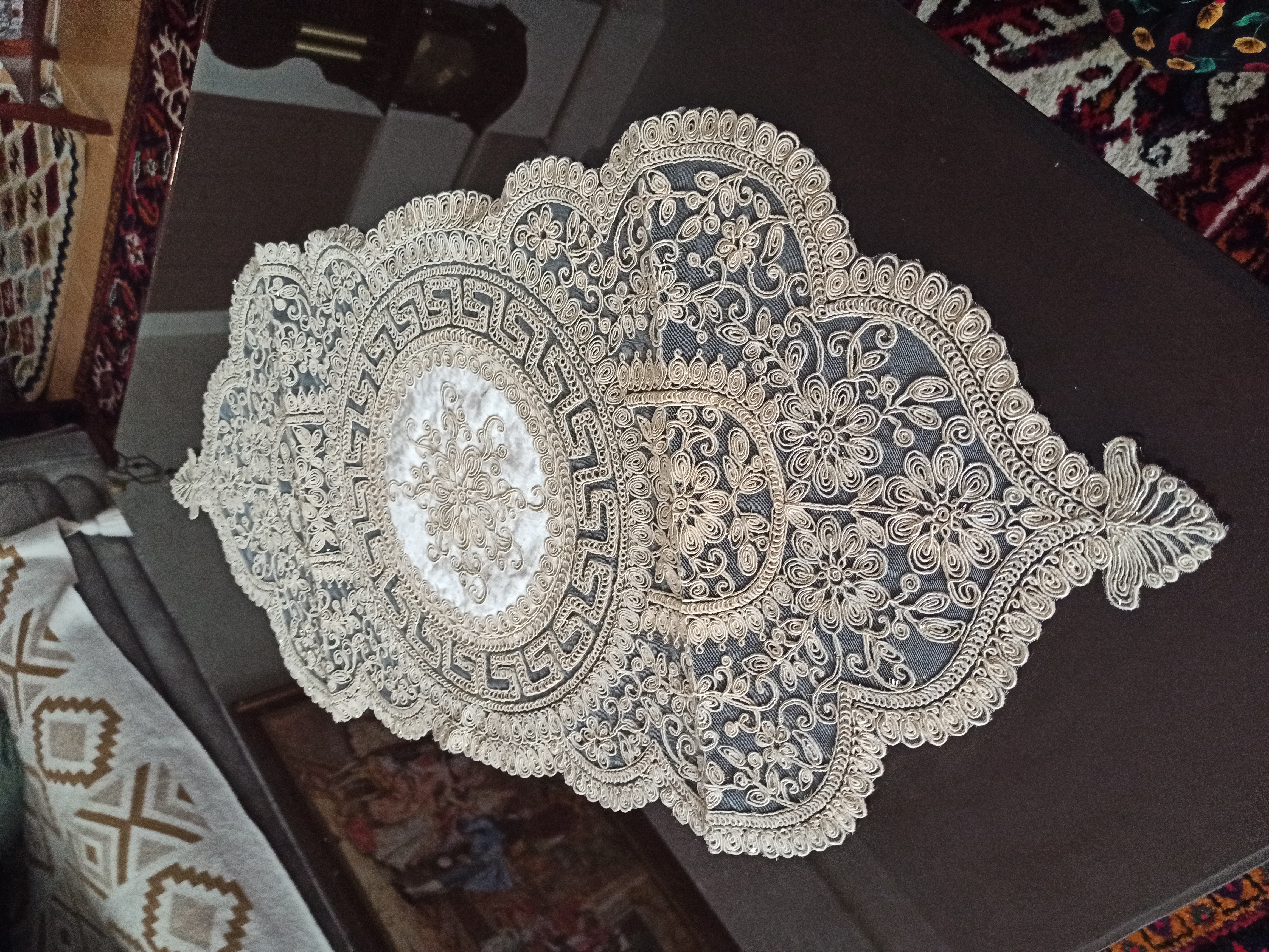 رومیزی ورساچ 3 تکه اندازه میز عسلی 52*32 جلو مبلی 94*41 رنگ نسکافه ای