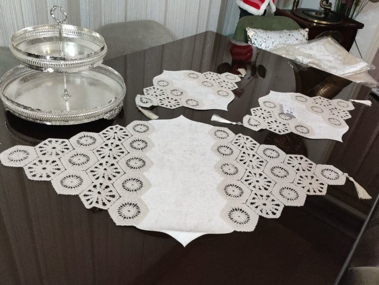 رومیزی 3 تکه مخمل و مکرومه کرم و نسکافه ای مینیمال