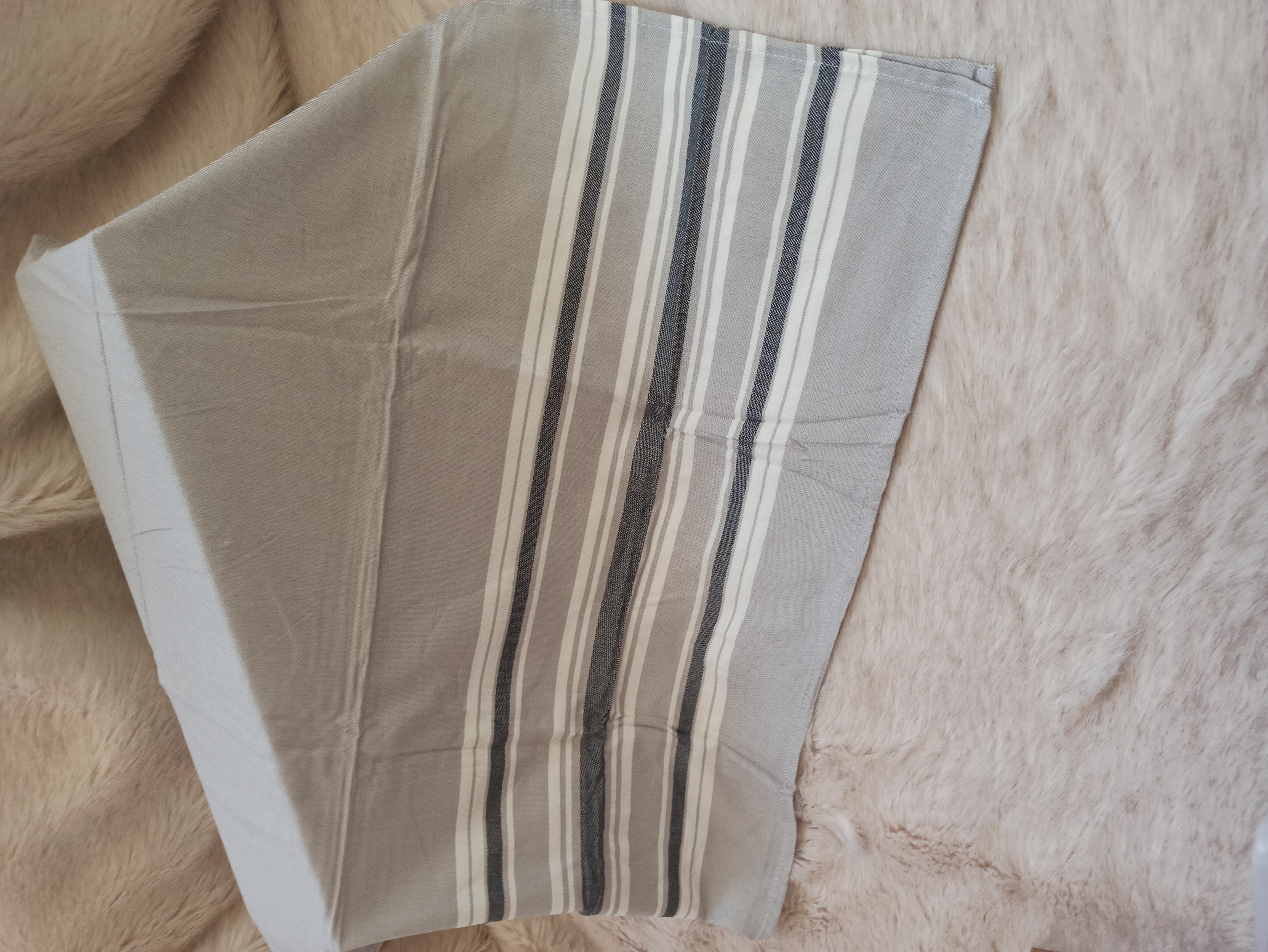 حوله استخری یزدی سایز 75*150 جذب آب بالا در رنگبندی